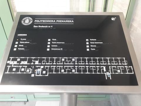 Tablica tyflograficzna w Domu Studenckim nr 4